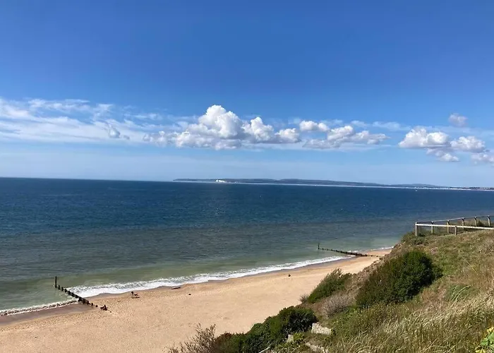New Apartment Within Short Walk Of The Beach