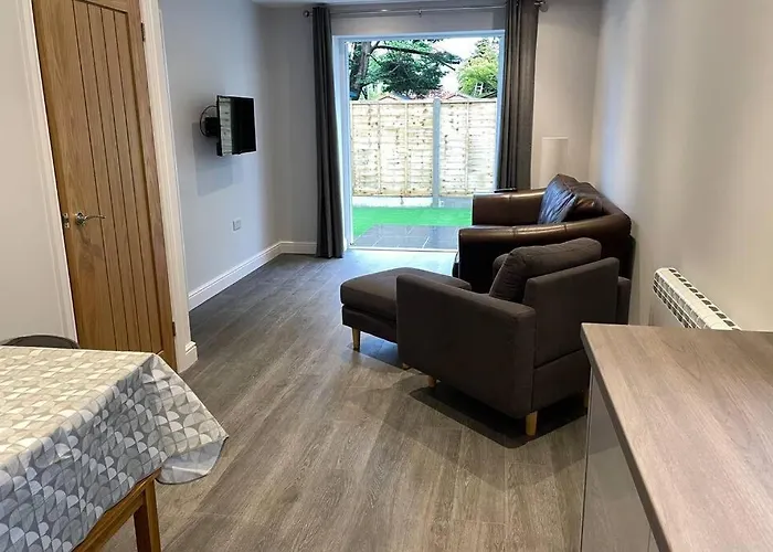 New Apartment Within Short Walk Of The Beach
